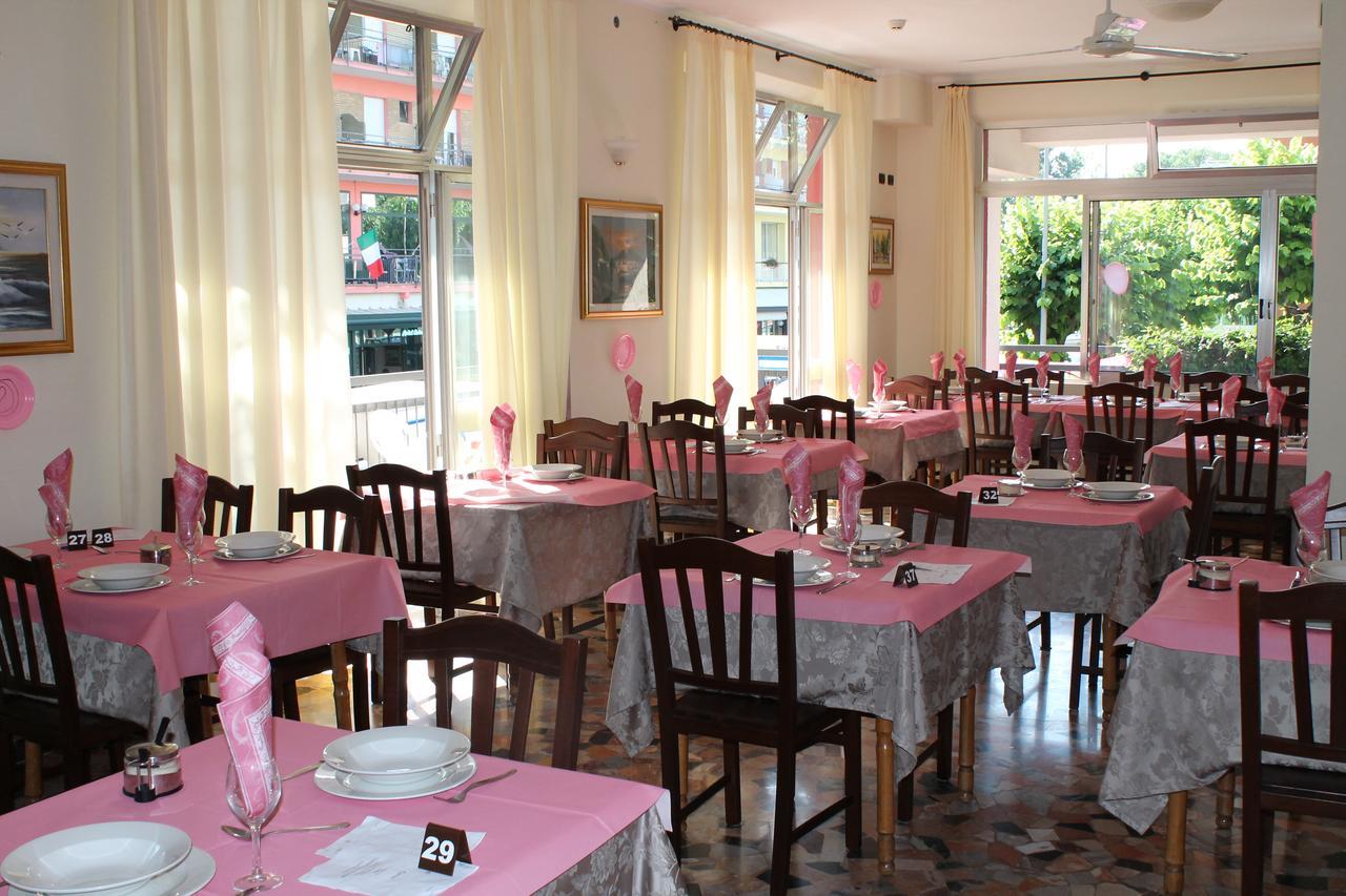 Hotel Oblio Rimini Exterior foto